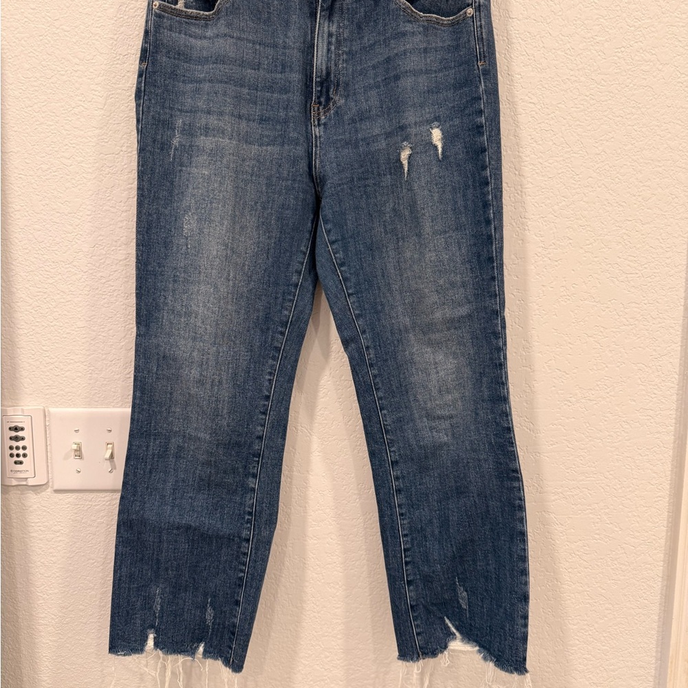 Classic Distressed Cropped Jeans
